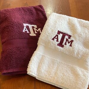 Ralph Lauren Embroidered Towel Set - Burgundy and White